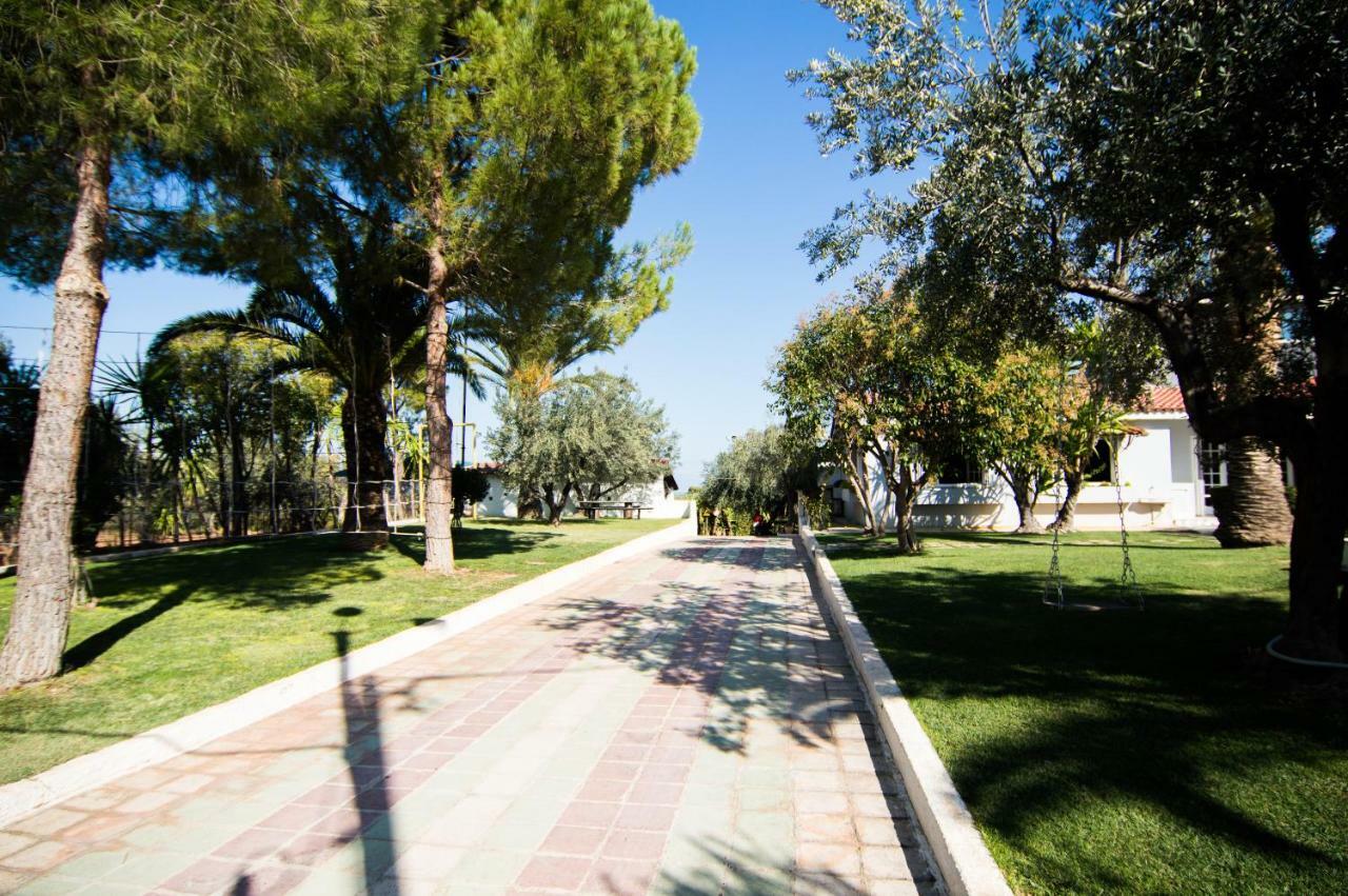 Country Villa Peloponnese With Tennis Court And Pool Zevgolateion Екстер'єр фото