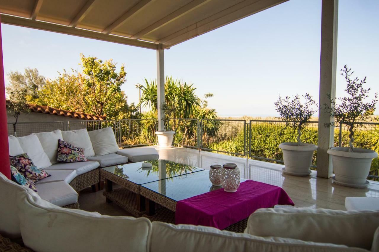 Country Villa Peloponnese With Tennis Court And Pool Zevgolateion Екстер'єр фото